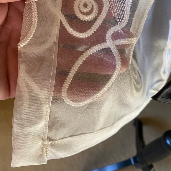 NWT Gorgeous Sheer cream with detail/black satin sash cocktail hostess apron. - Picture 5 of 8